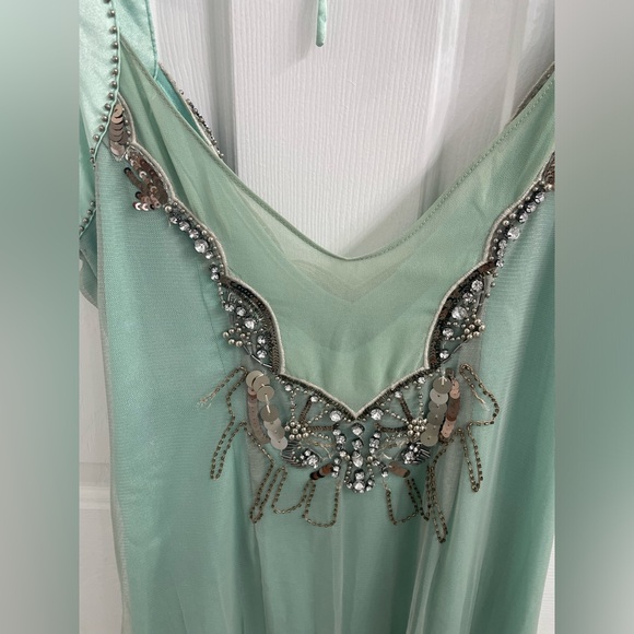 Gather Beauty Green Embellished Dress Sz 6 - Picture 11 of 16